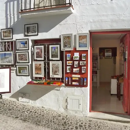 Isabel Villa *